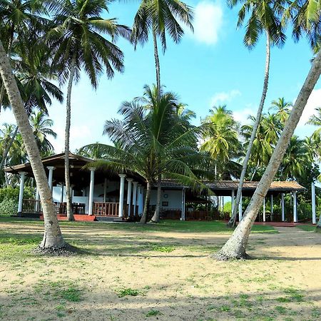 Darwins Beach Resort Тангалле Екстер'єр фото