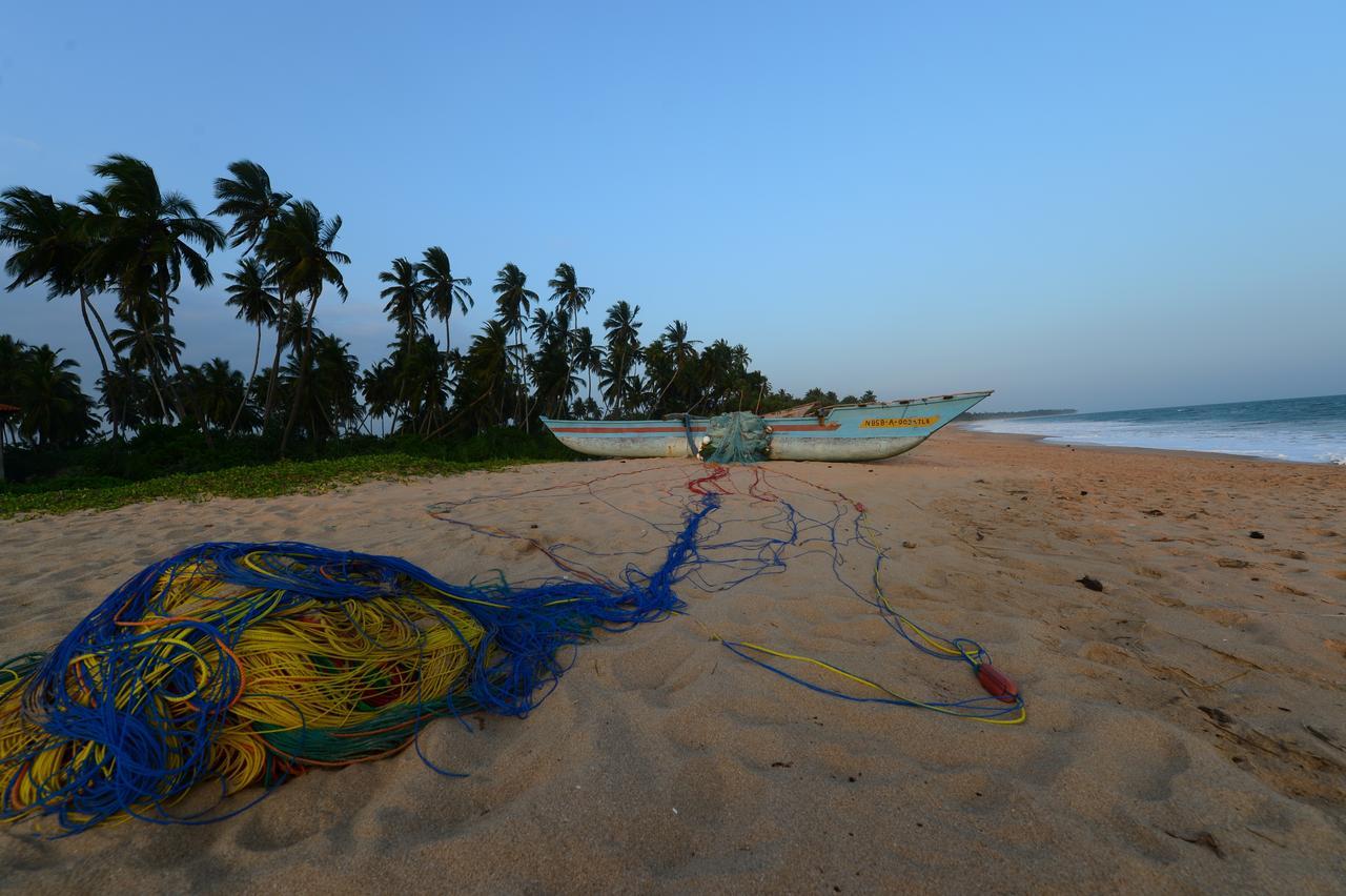 Darwins Beach Resort Тангалле Екстер'єр фото