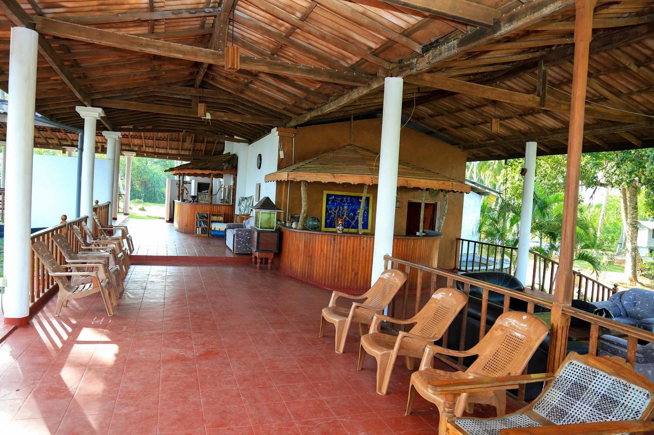 Darwins Beach Resort Тангалле Екстер'єр фото
