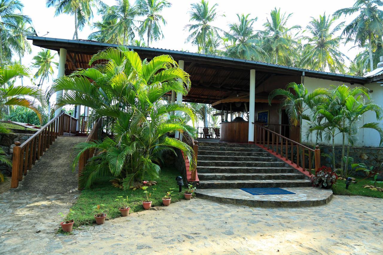 Darwins Beach Resort Тангалле Екстер'єр фото