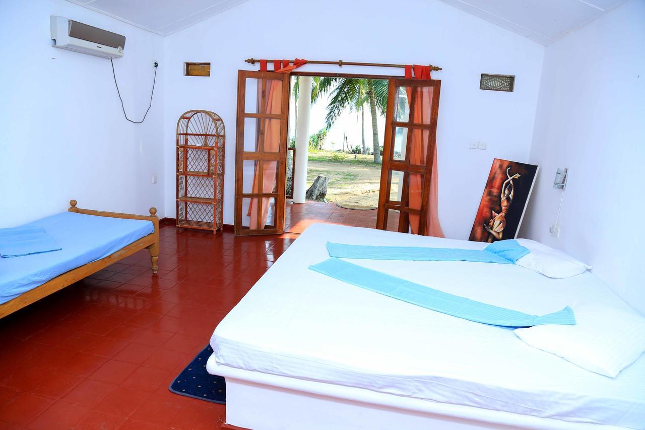 Darwins Beach Resort Тангалле Екстер'єр фото
