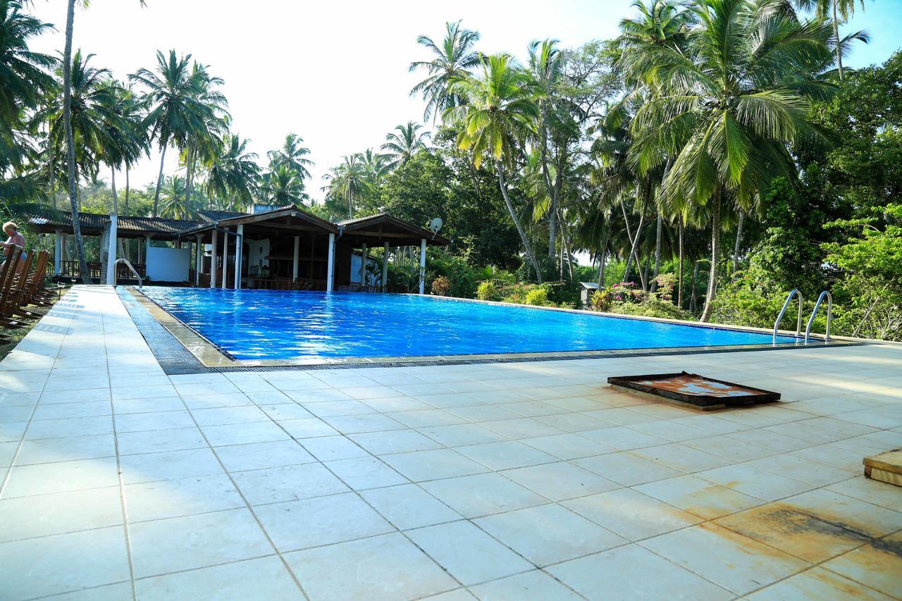 Darwins Beach Resort Тангалле Екстер'єр фото