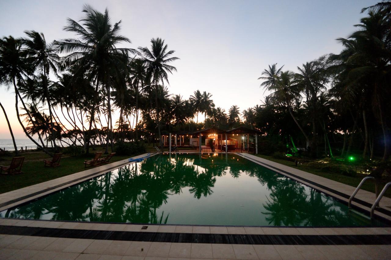 Darwins Beach Resort Тангалле Екстер'єр фото